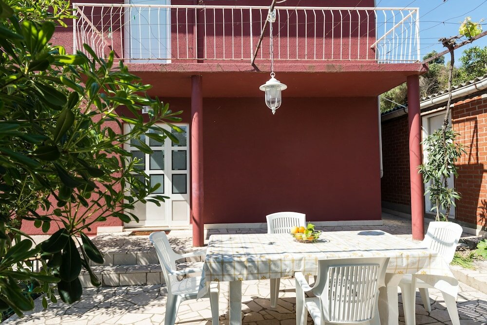 Фото Apartments Šestanović