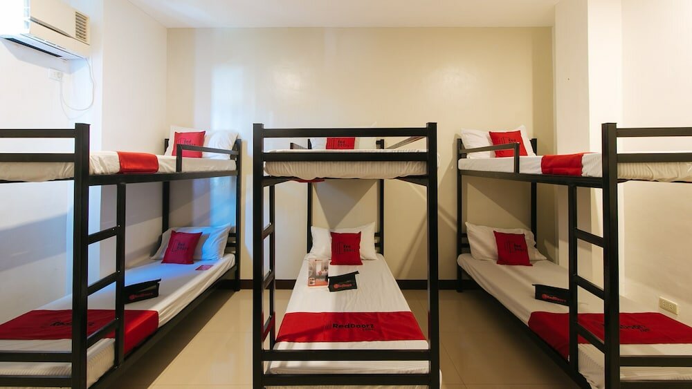 Фото RedDoorz @ Golite Washington - Hostel