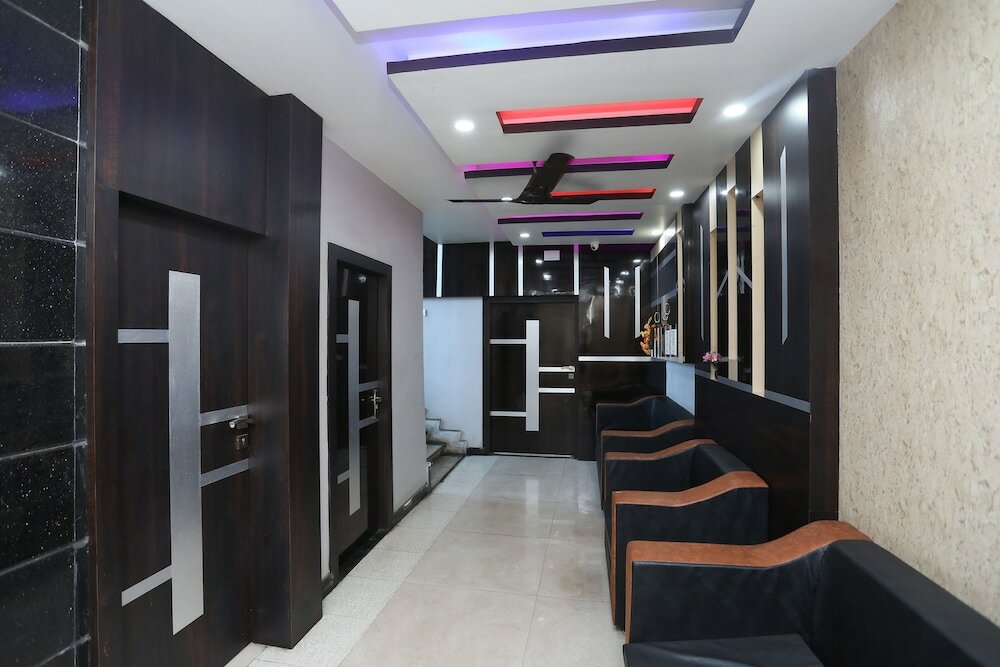 Фото Oyo 25006 Hotel tr Palace