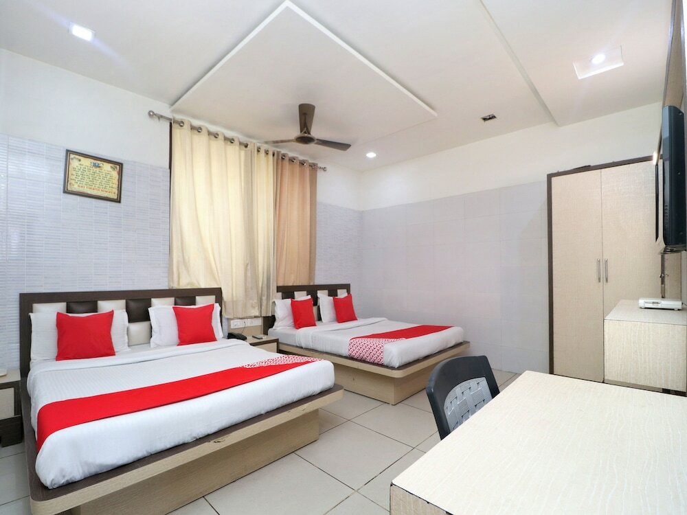 Фото Oyo 23357 Raj Tirath Niwas