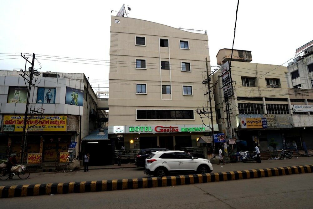 Фото отеля 2