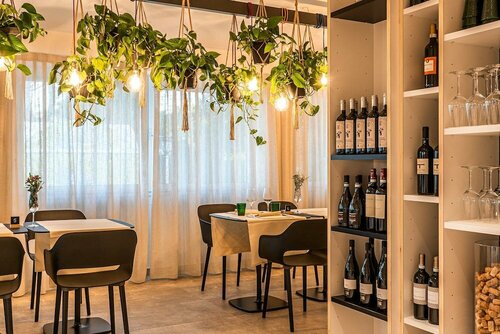 Гостиница The Green Park Hotel Spa and Restaurant в Каваллино-Трепорти