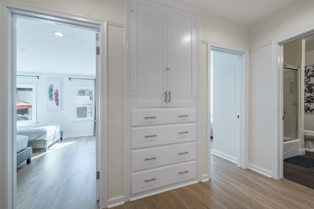 Фото Luxurious Studio City Home