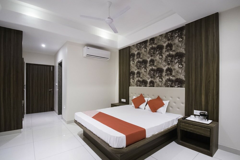 Фото Oyo 23571 Jai Bhawani