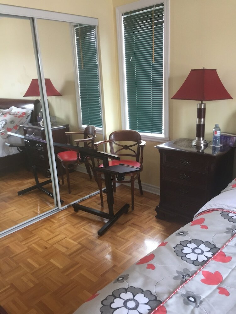 Фото Cozy water front Montreal