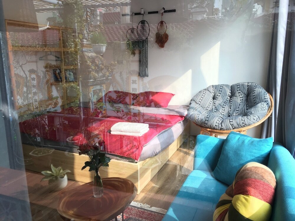 Фото Hover House