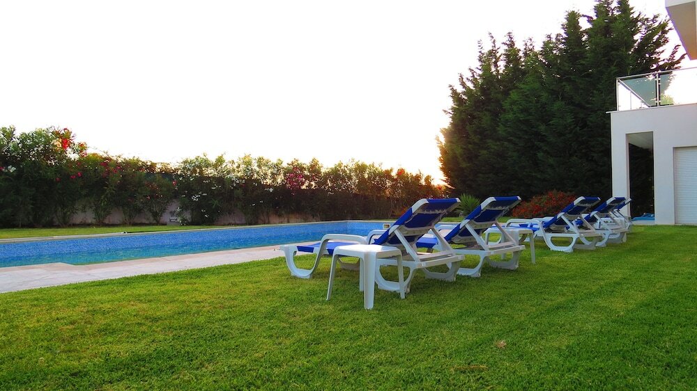 Фото Hilltop Oasis - Lisboa Oeiras