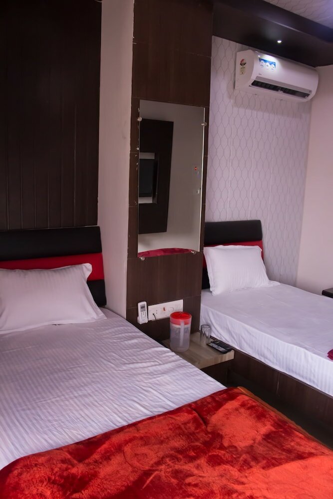 Фото Hotel Shree Palace & Restaurant