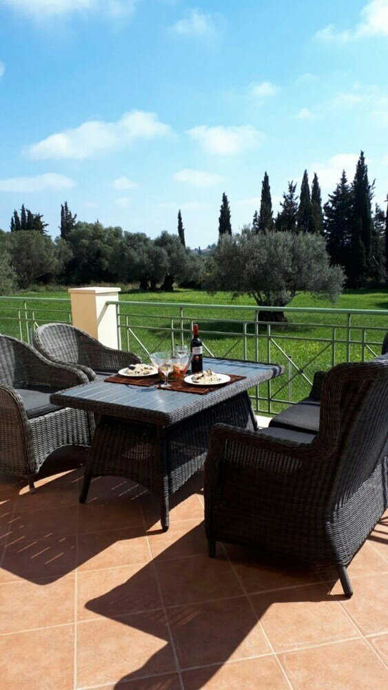 Фото Villa Elaionas 1