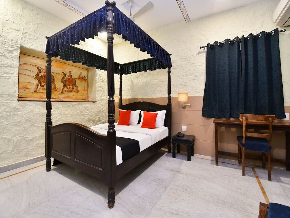 Фото Capital O 35409 Hotel Megh Niwas