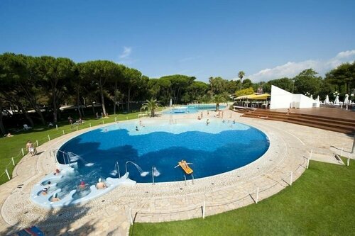 Внешний вид отеля Baia Domizia Camping Village в Сесса-Аурунке, фото 2