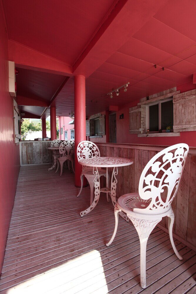 Фото Edge of Doggie Moon