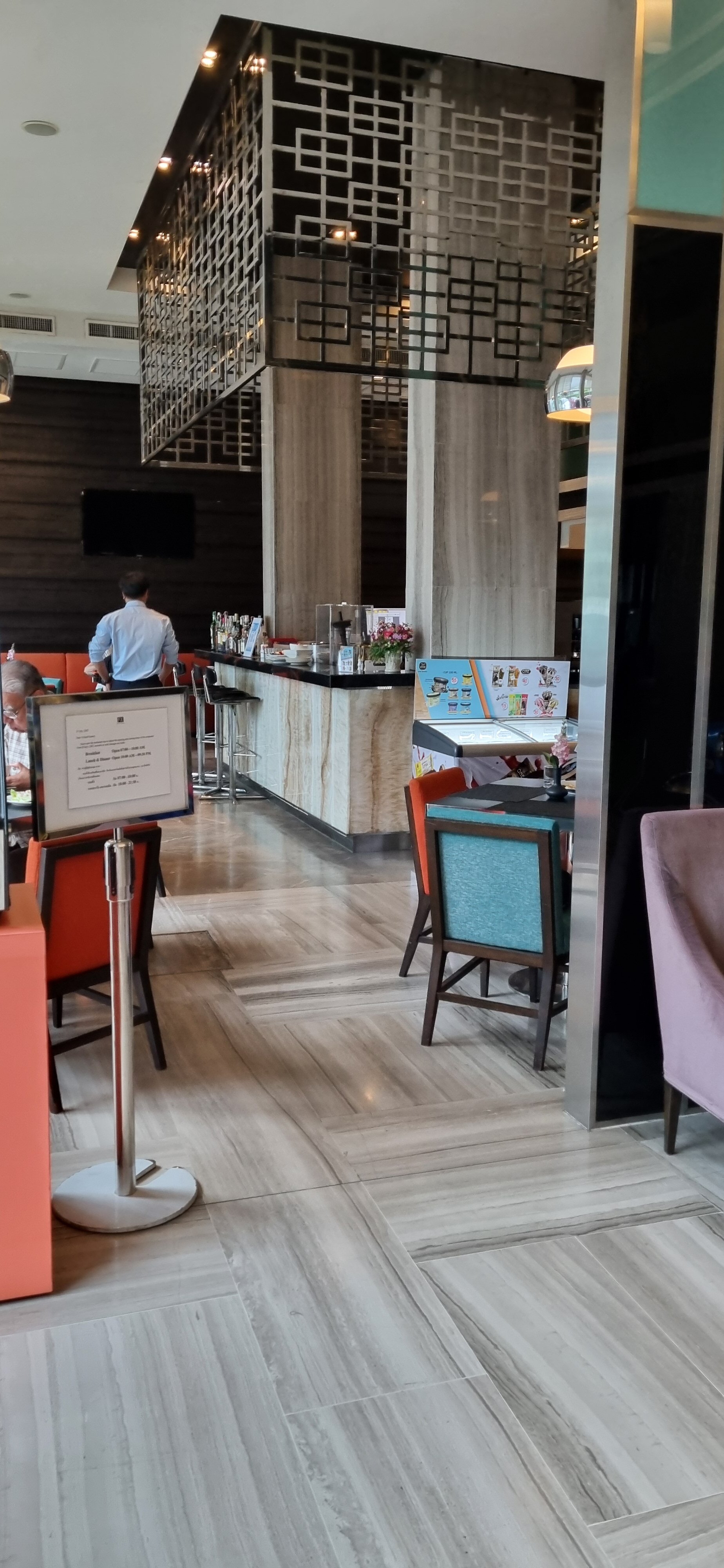 Фото Fx Hotel Metrolink Makkasan