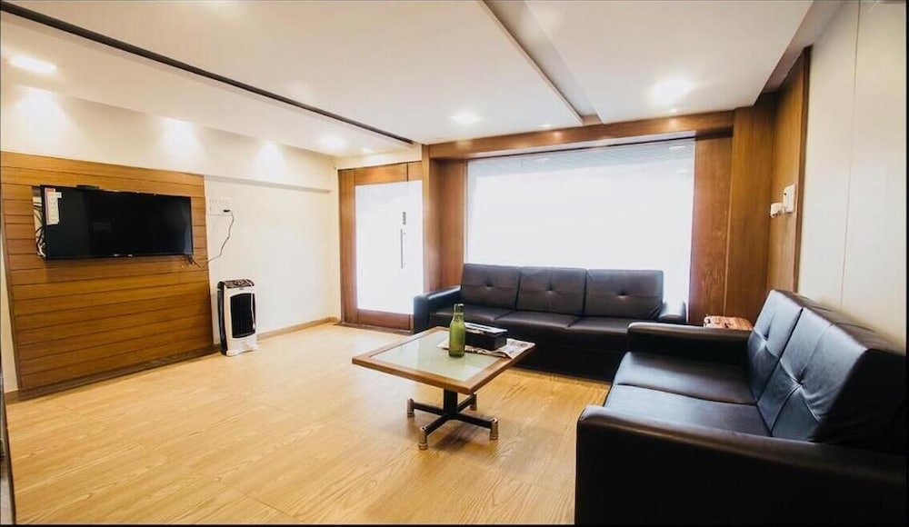 Фото Hotel Qubestay Airport