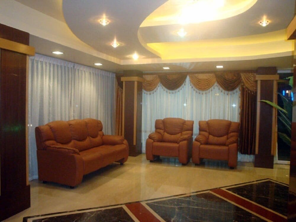 Фото Hotel Hilltop International