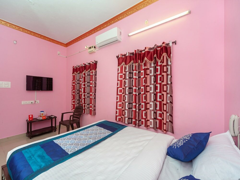 Фото Oyo 18450 Puduvai Inn Guest House