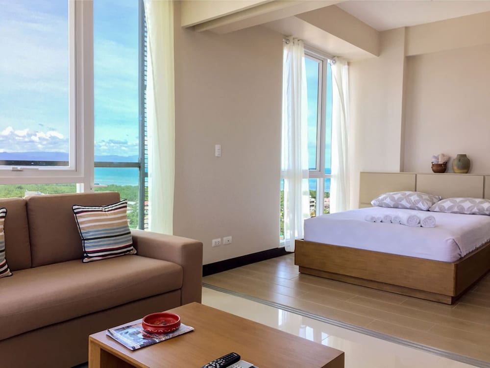 Фото Mactan Cebu Beach Condo