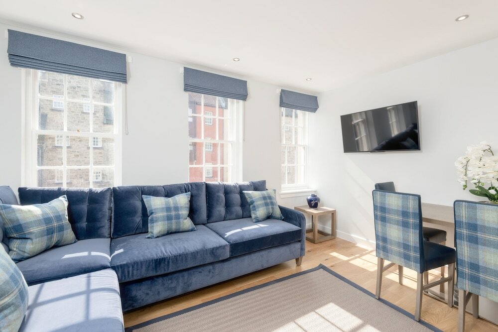 Фото Destiny Scotland Royal Mile Residence