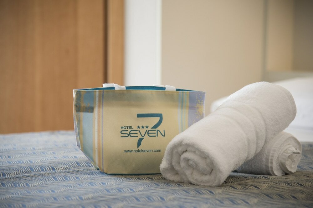 Фото Hotel Seven