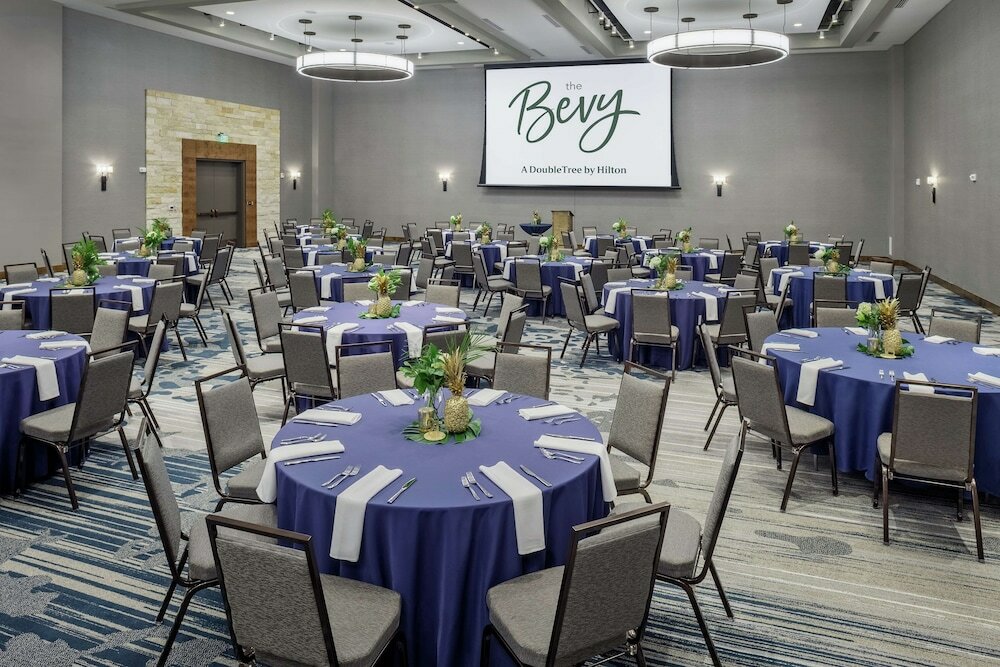Фото The Bevy Hotel Boerne, a DoubleTree by Hilton