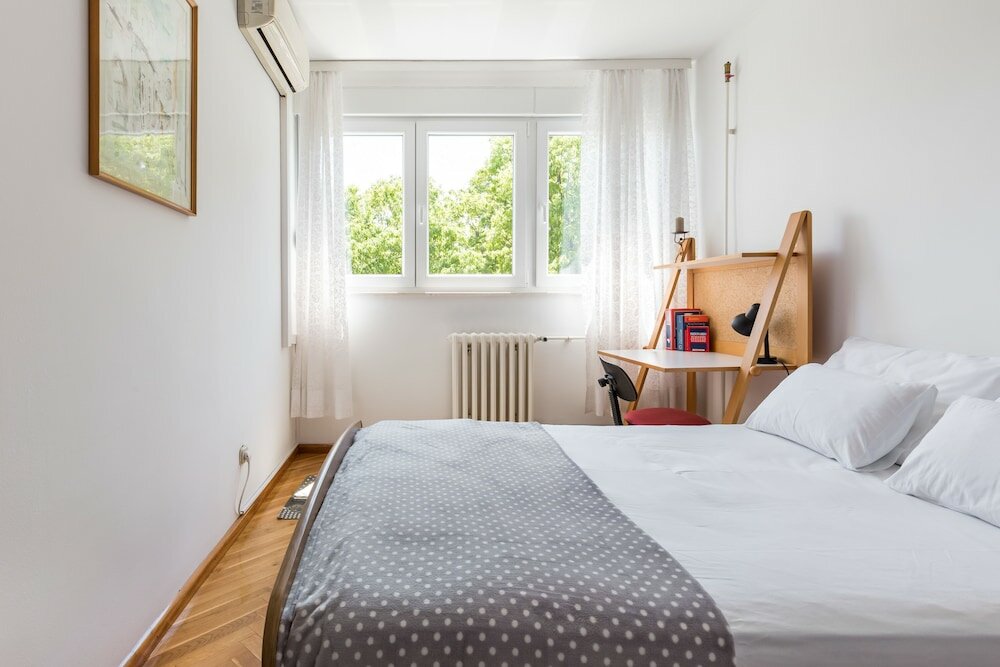 Фото Spacious & Clean Condo near Beach