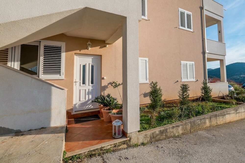 Фото Maja apartment-Sunset view Cavtat 1 i 2