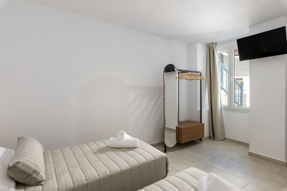 Фото Secret Garden Apartments