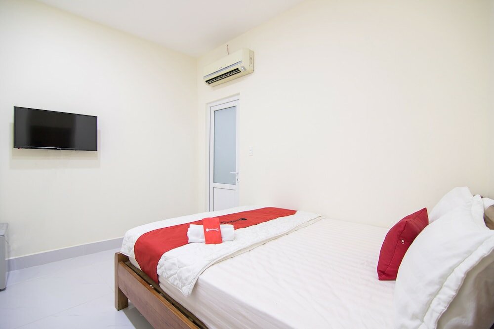 Фото RedDoorz @ Le Van Sy Street