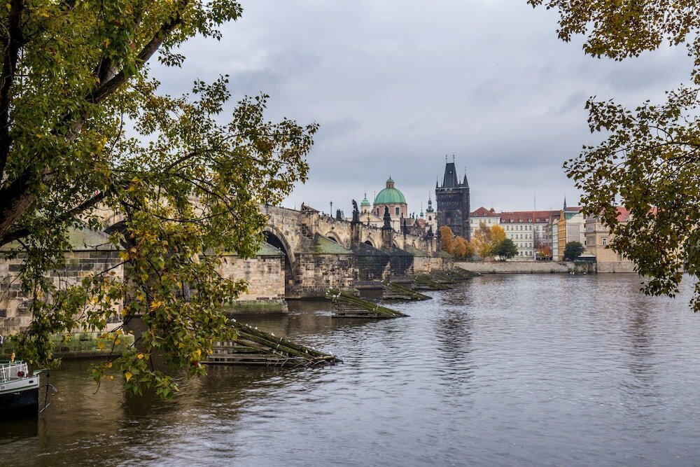Фото Charles Bridge Hostel & Apartments