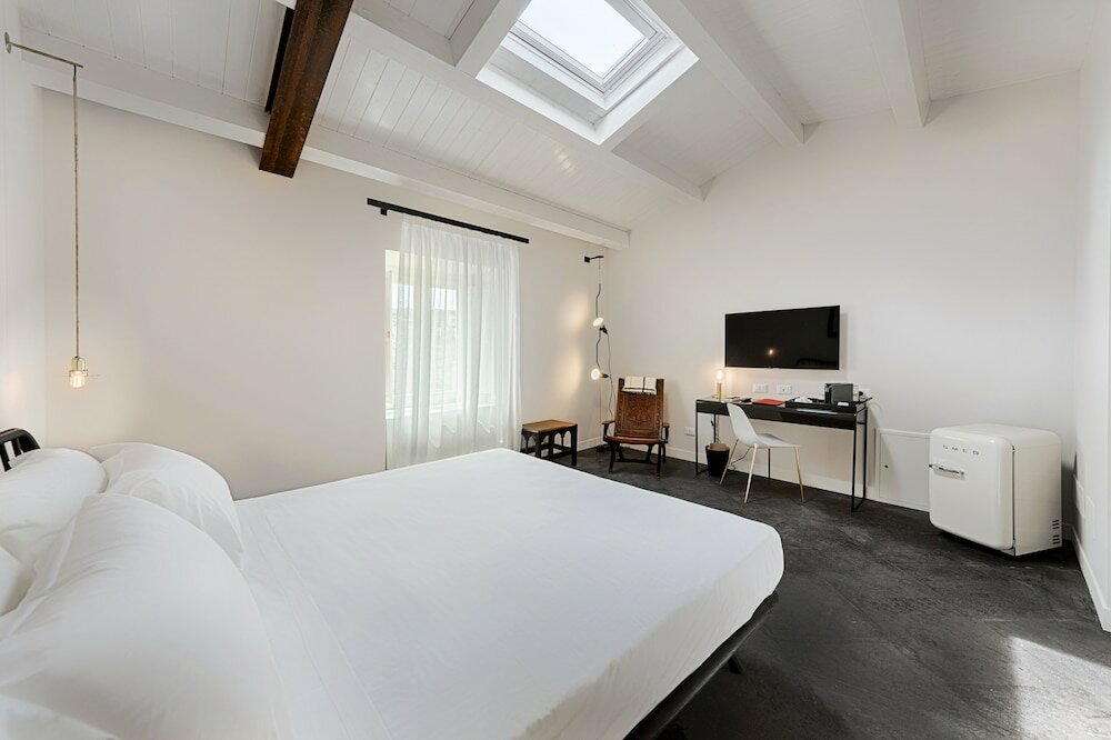 Фото A. D. 1768 Boutique Hotel