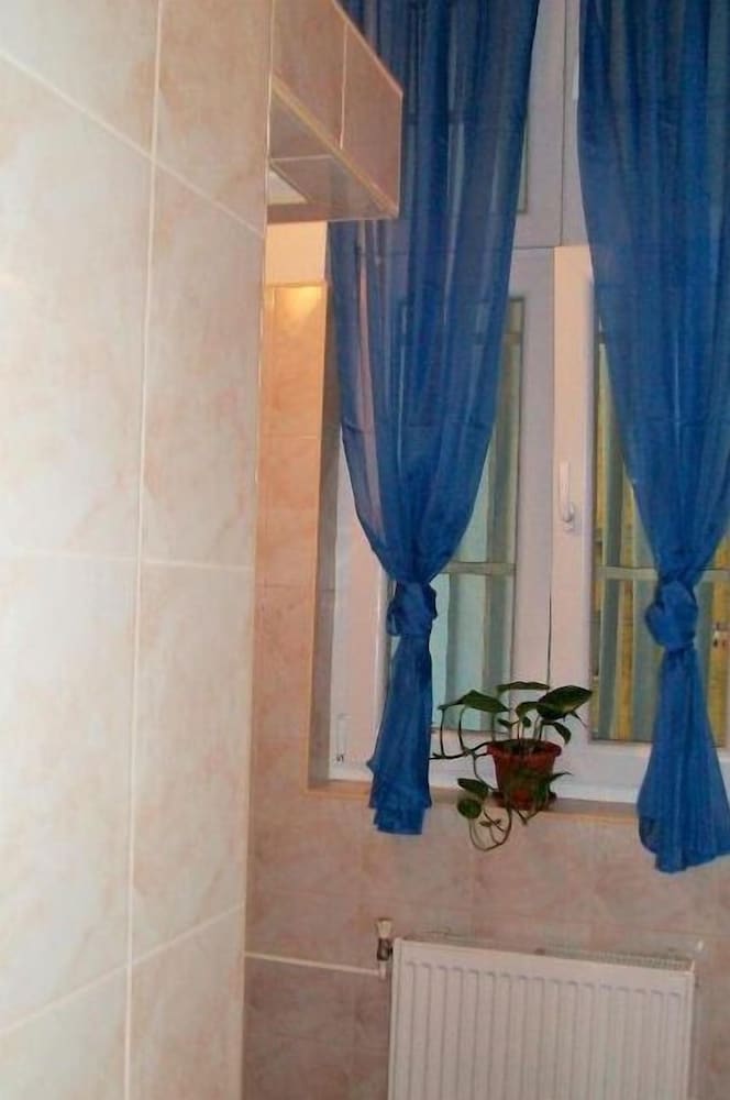 Фото Hostel Chameleon