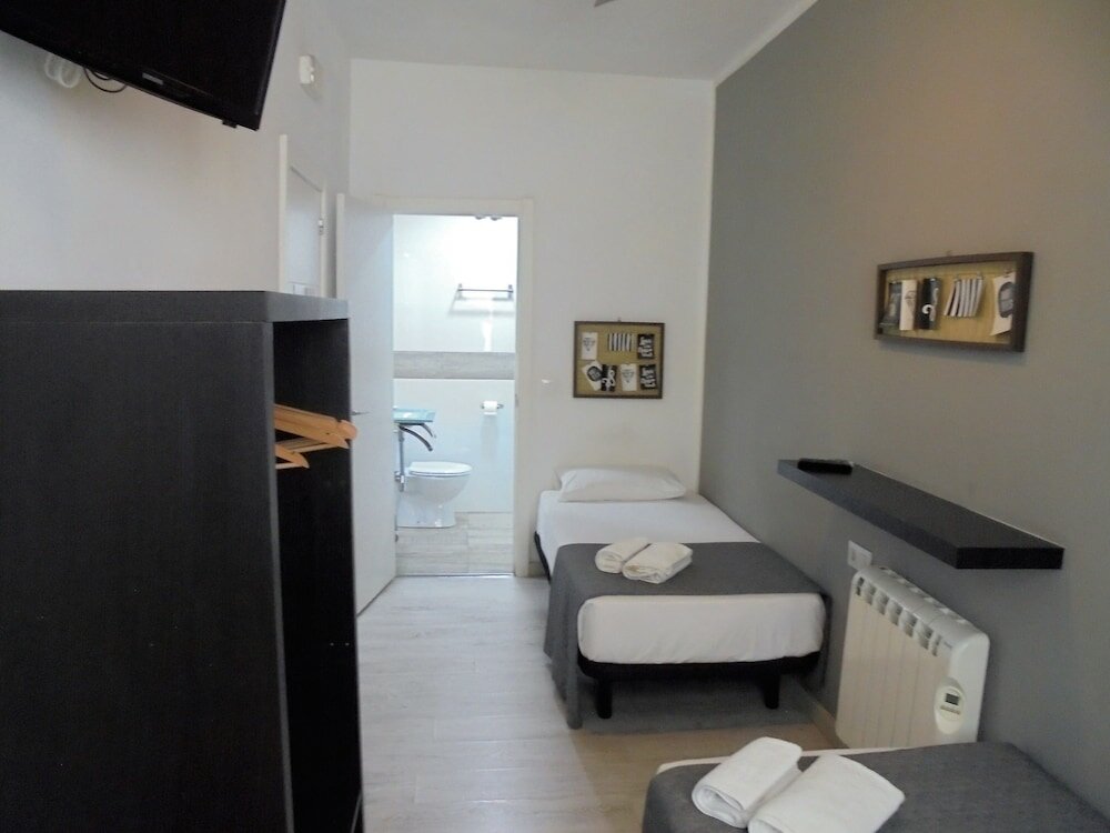 Фото Easy Sants by Bossh Hotels