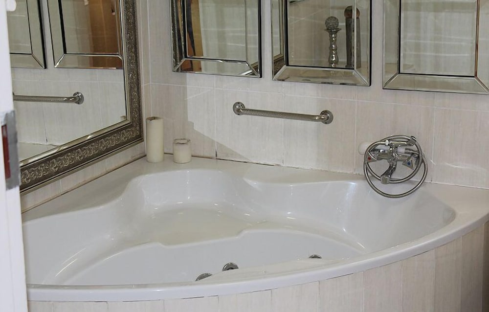 Фото Nmb Guest House