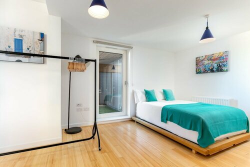 Bright Comfy 2 bed in trendy Dalston