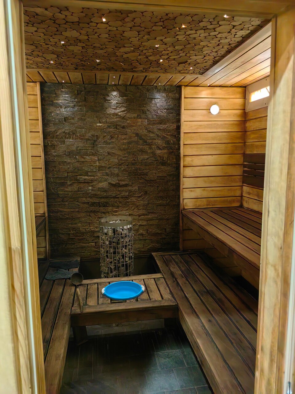 «5 мест, где попариться в бане в Анапе» фото материала