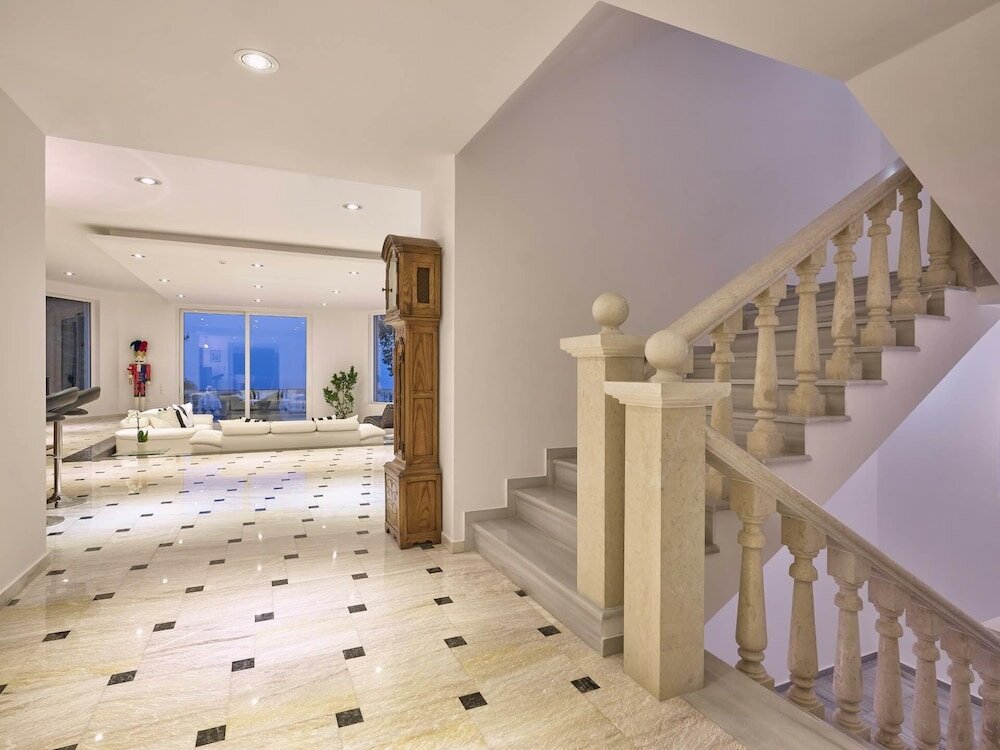 Фото Mont Bleu Luxury Villa