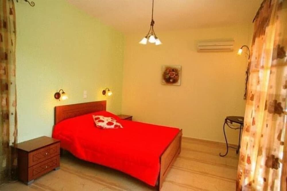 Фото Emily's Apartments