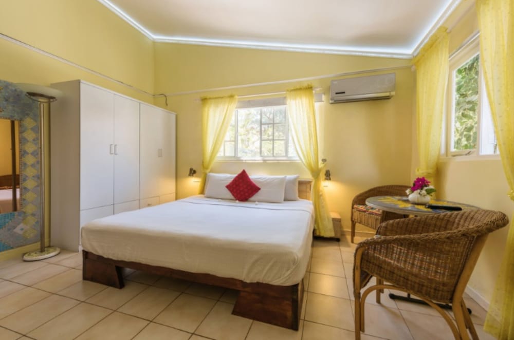 Фото Sunflower Villa Studios by Cmd