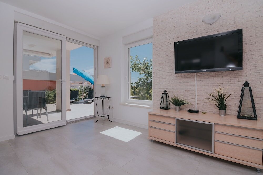 Фото Apartments Tomana