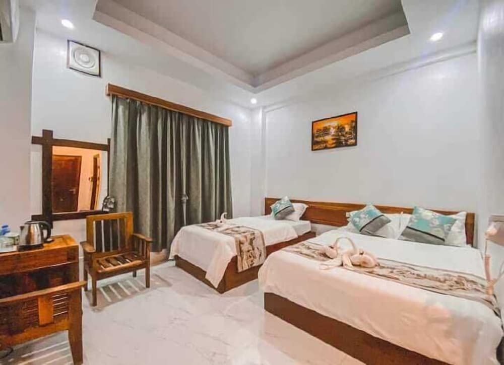 Фото NuttyPhoy Hotel