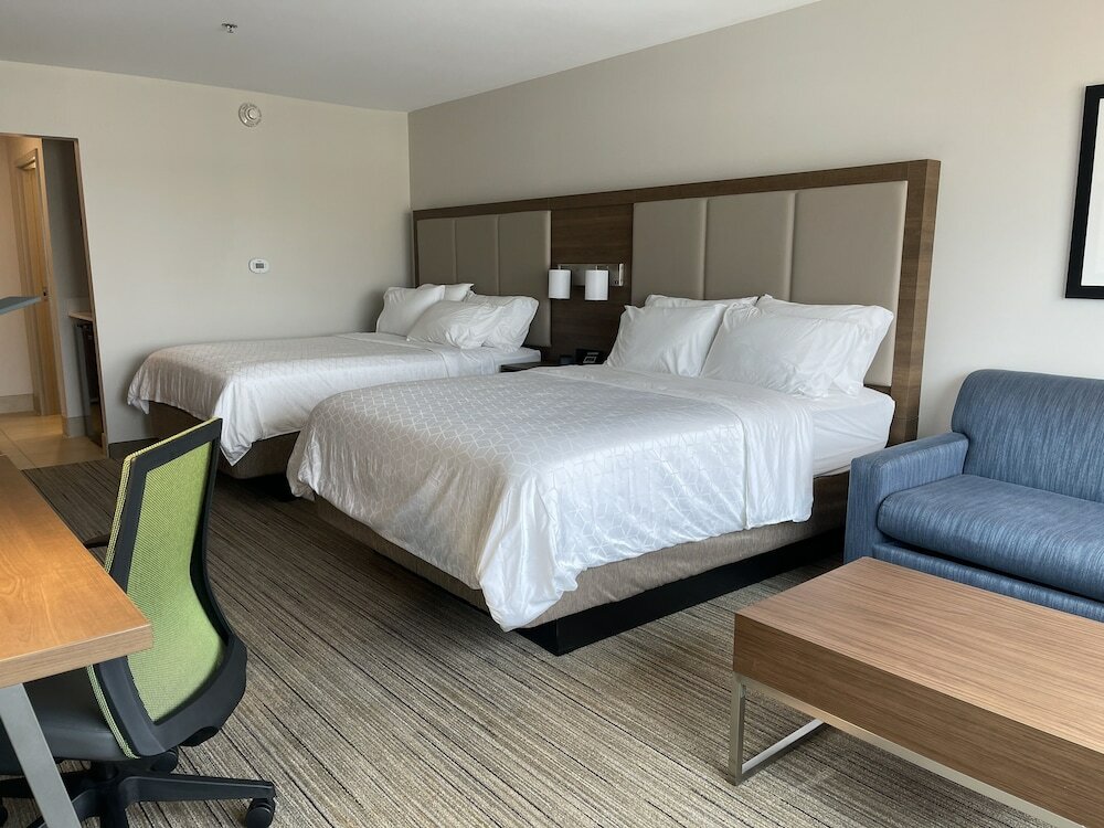 Фото Holiday Inn Express & Suites Phoenix - Airport North, an Ihg Hotel