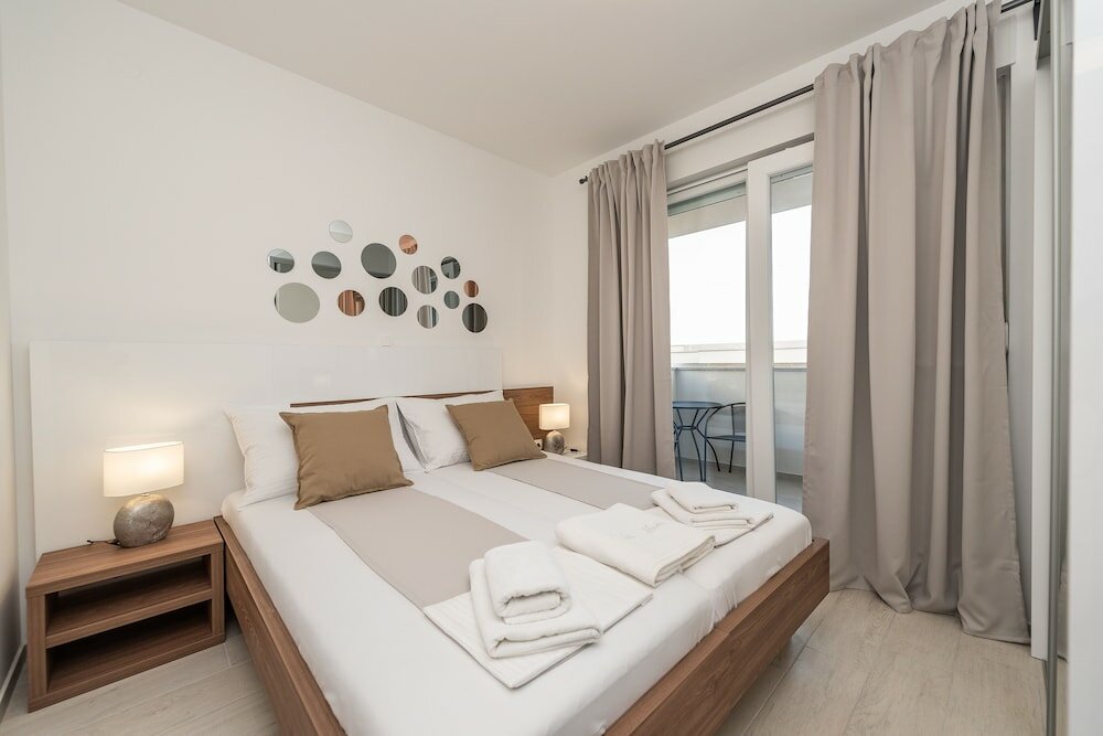 Фото Apartments & Rooms Pool Villas Maris