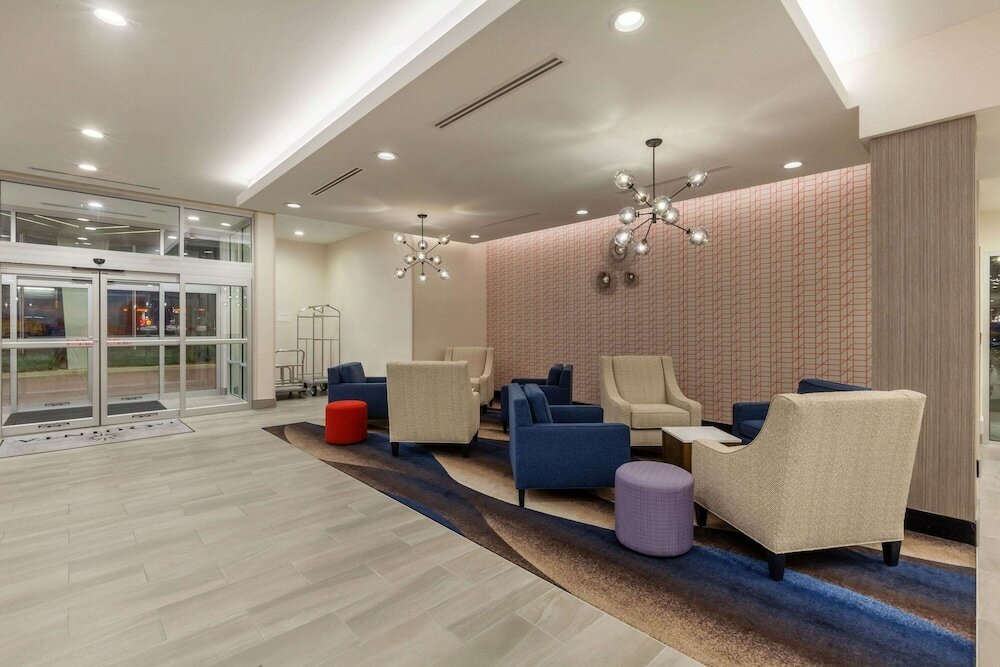 Фото La Quinta Inn & Suites by Wyndham Lafayette Oil Center