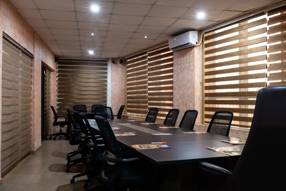 Фото Crismon Hotel