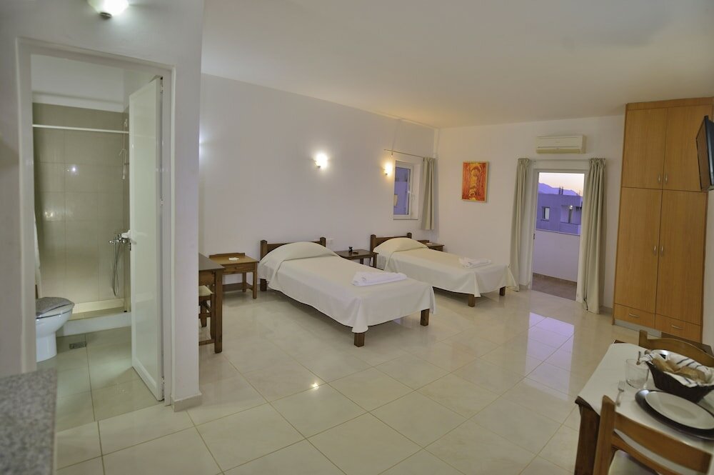 Фото Reina Apartments