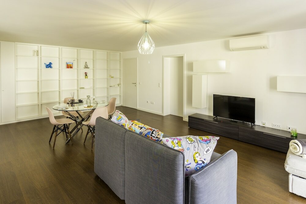 Фото Guest H4u Bonjardim Pop Art City Center