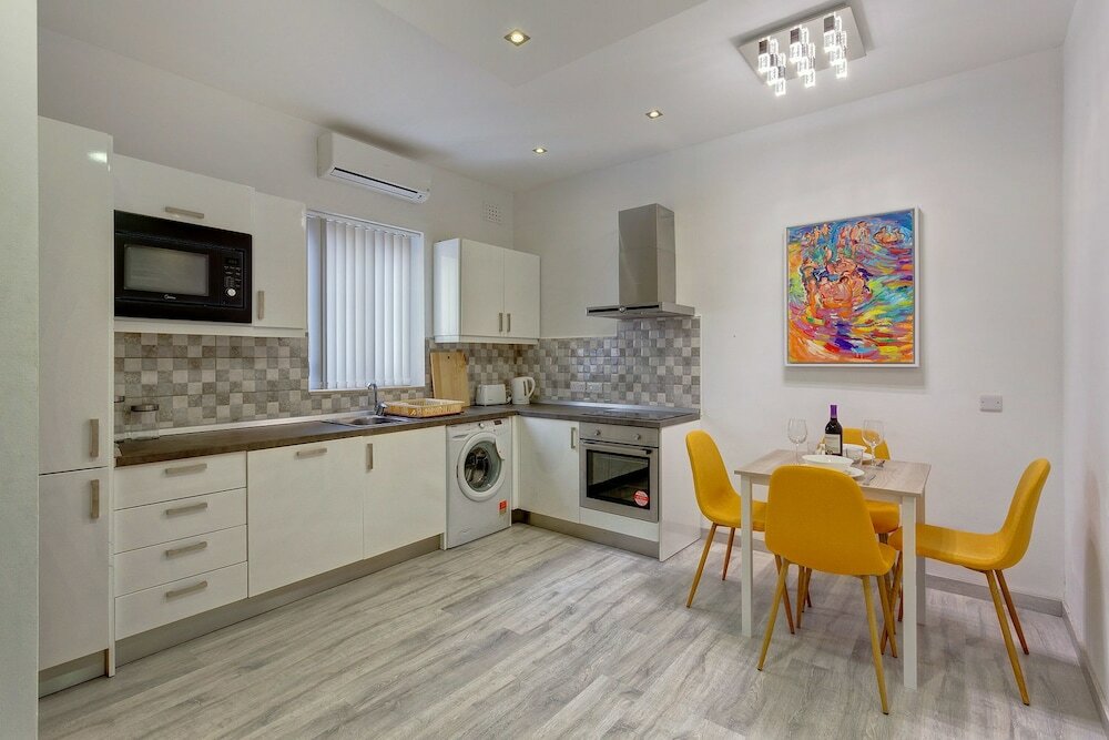 Фото Cozy Apartment in an Amazing Location