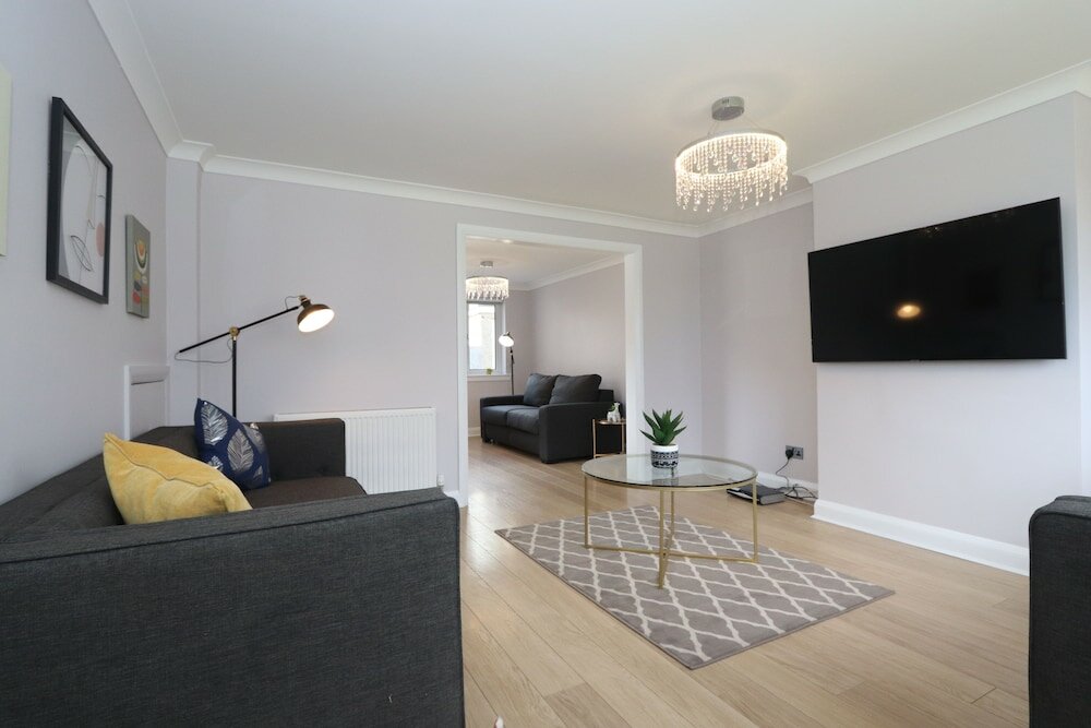 Фото Dunfermline Luxury 3 bedroom house