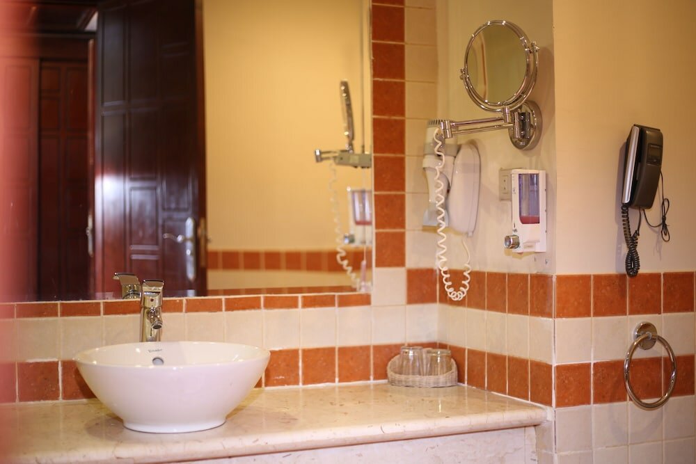 Фото Laguna Beach Marsa Resort