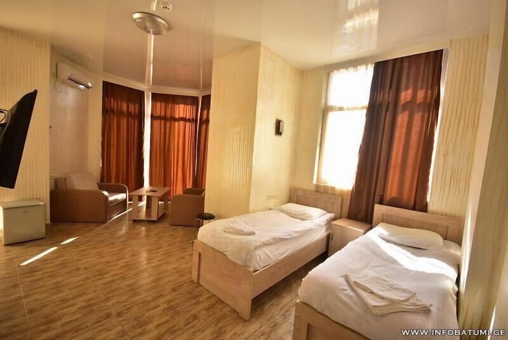 Фото Отель Batumi Inn
